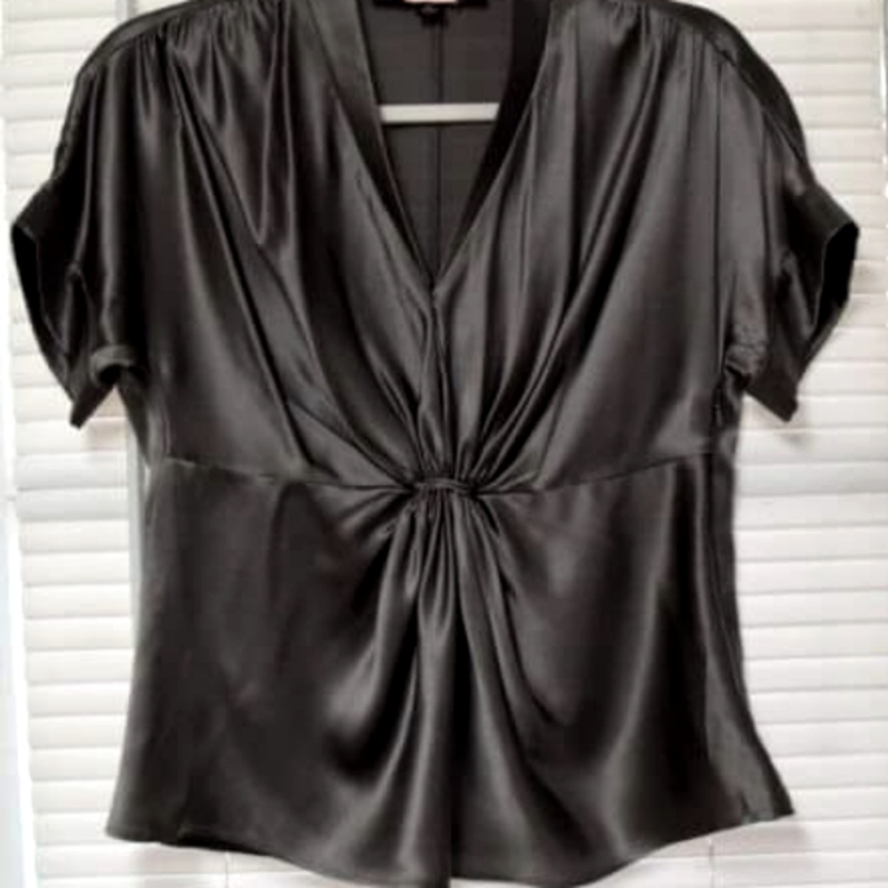 Women Silk Blouse - Picture 2 of 6